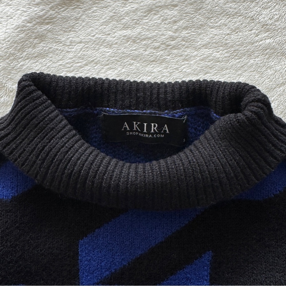 AKIRA Royal Blue and Black Houndstooth Cropped Sweater - Picture 3 of 7
